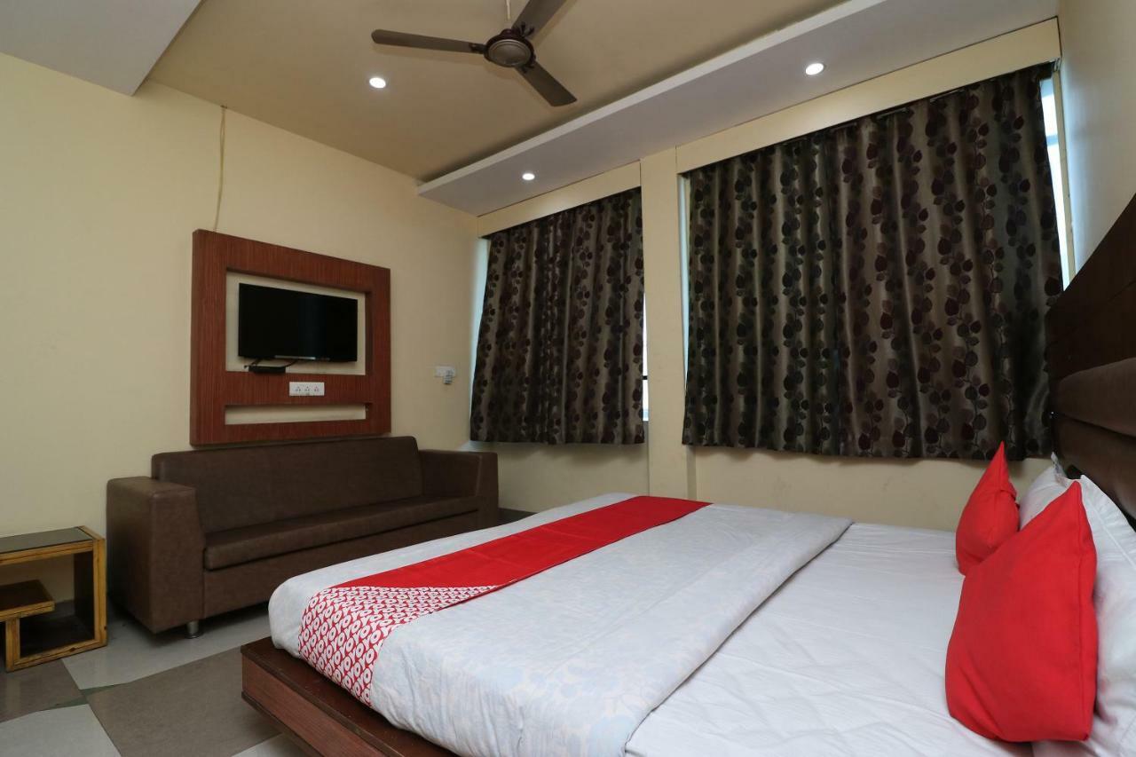 Oyo 24178 Hotel Vrindavan Regency Bikaner Buitenkant foto